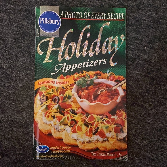 6 Holiday Cookbooks - Hundreds of Recipes inside!  Like NEW condition softbooks - Picture 5 of 7